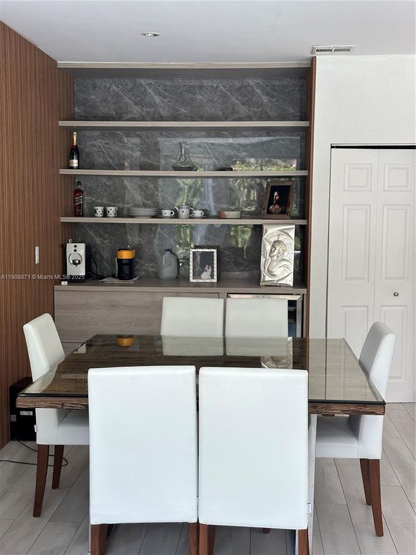 Dining room, Interior, Recessed Lighting