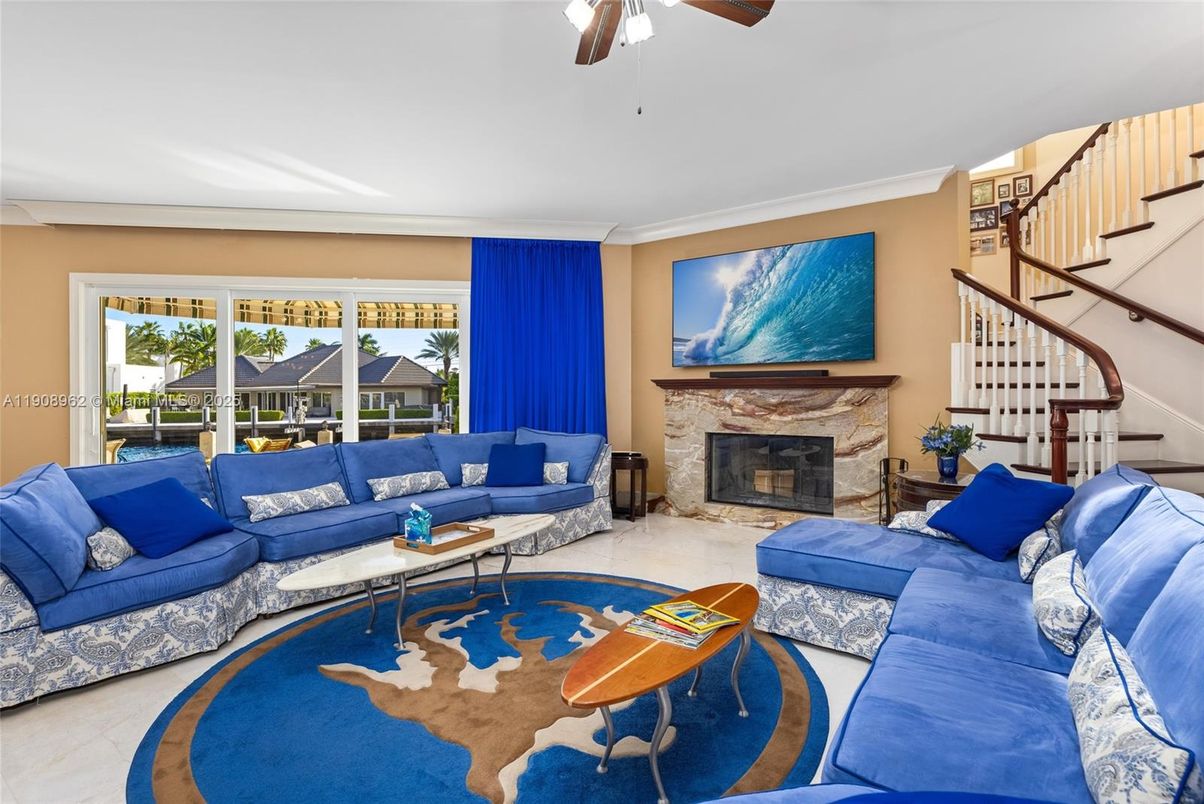 Fireplace, Interior, Living room