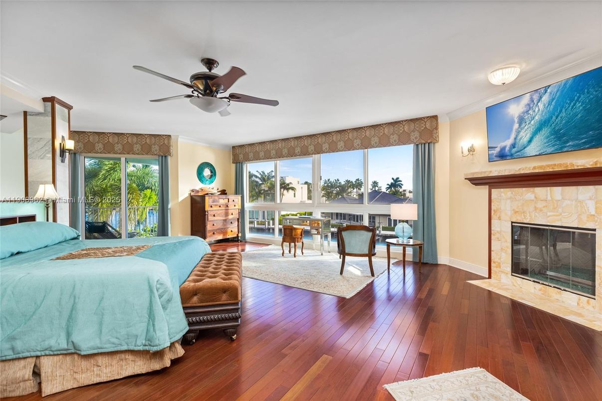 Bedroom, Fireplace, Interior, Wood Texture Flooring