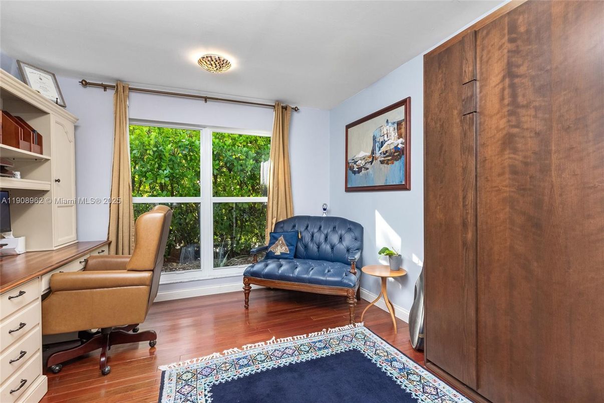 Home Office, Interior, Recessed Lighting, Wood Texture Flooring