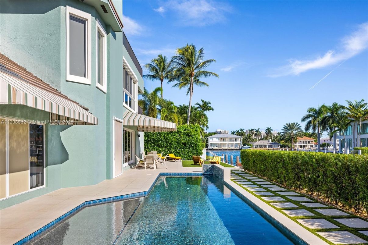 Exterior, Pool, Water