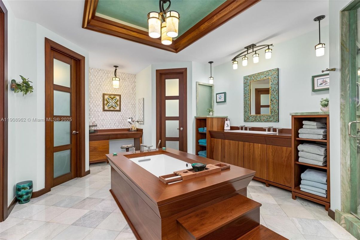 Bathroom, Interior, Pendant Lights