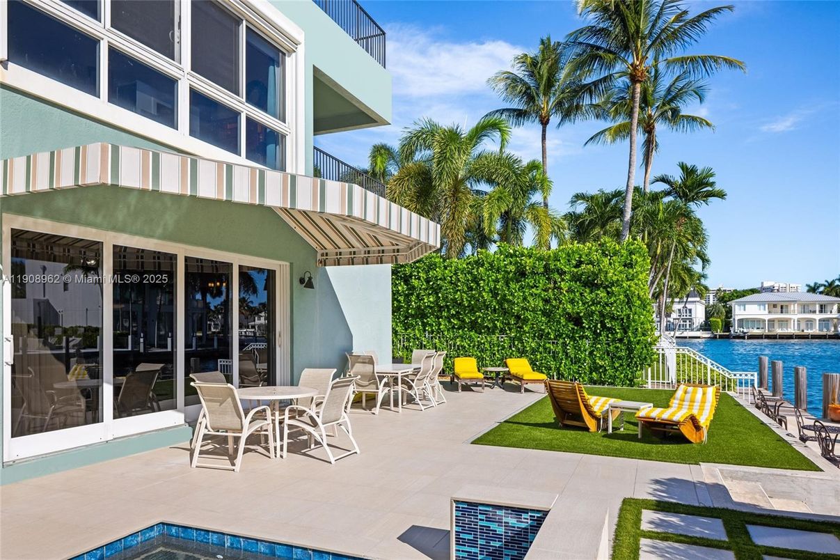 Exterior, Pool, Water