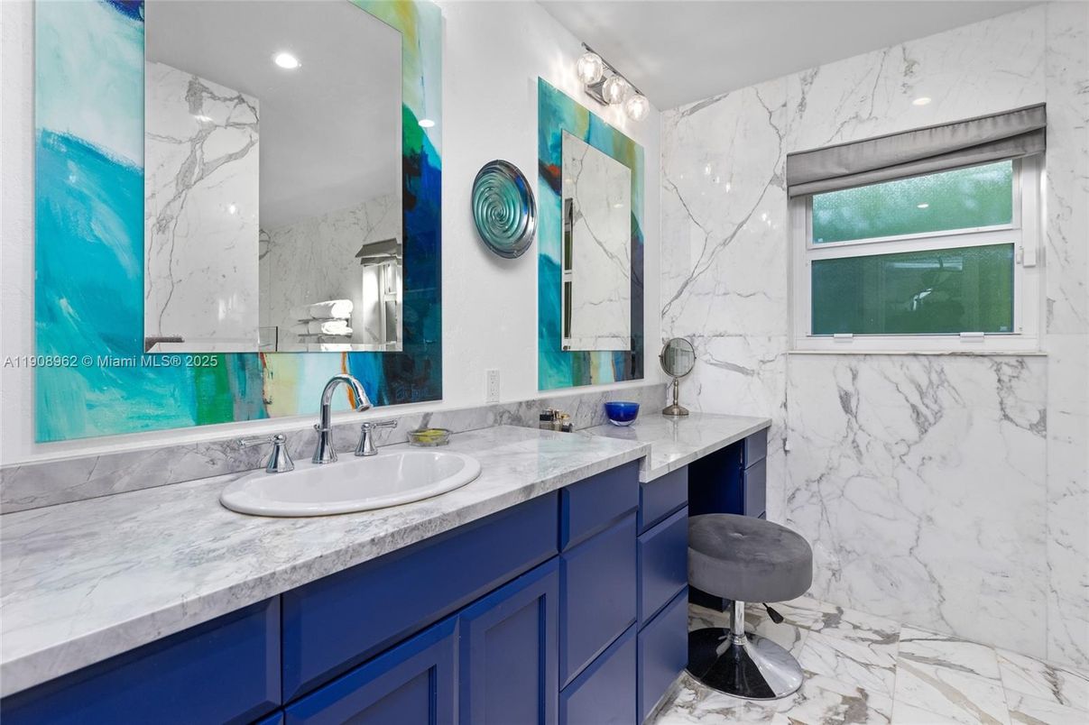 Bathroom, Interior, Marble, Marble Walls, Recessed Lighting