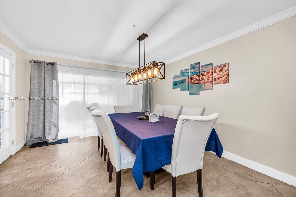 Dining room, Interior, Pendant Lights