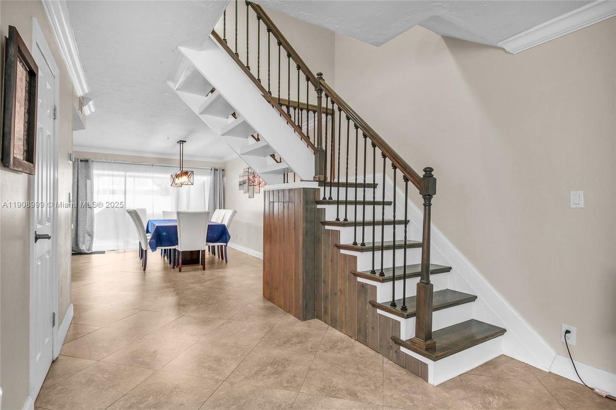 Dining room, Interior, Pendant Lights