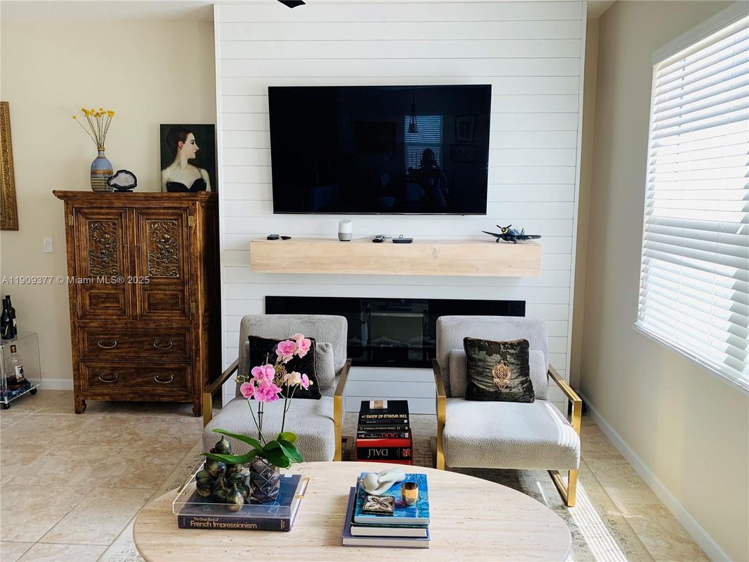 Fireplace, Interior, Living room