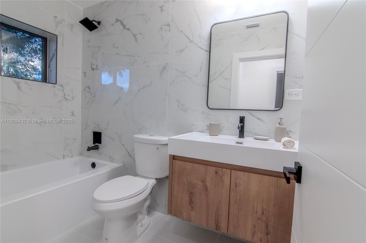 Bathroom, Interior, Marble Walls