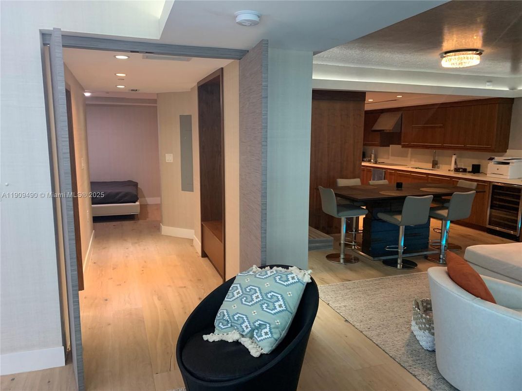 Dining room, Interior, Kitchen, Recessed Lighting, Wood Texture Flooring