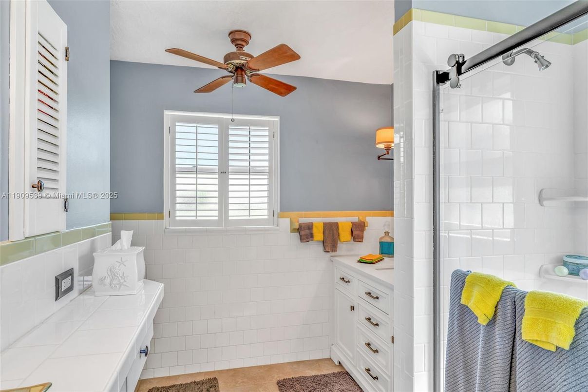 Bathroom, Interior, Tile Countertops