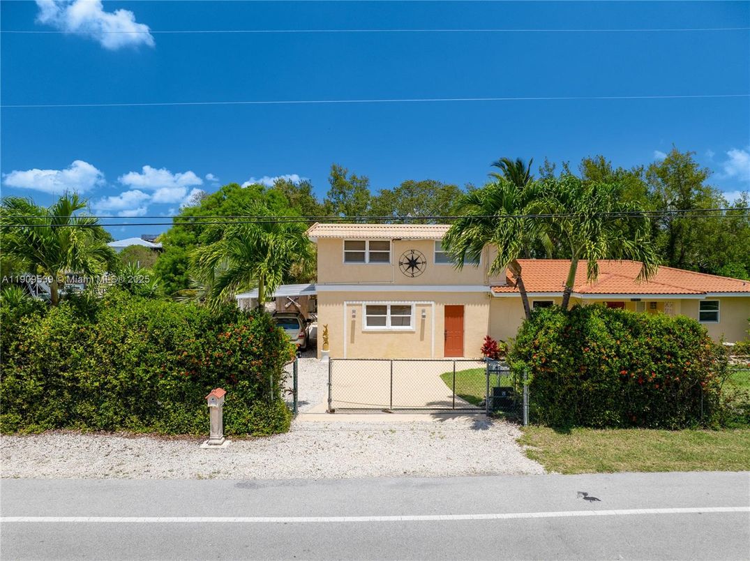 Exterior, Facade, Mediterranean