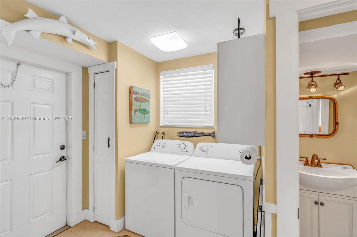 Bathroom, Interior, Utility Closets, Washer
