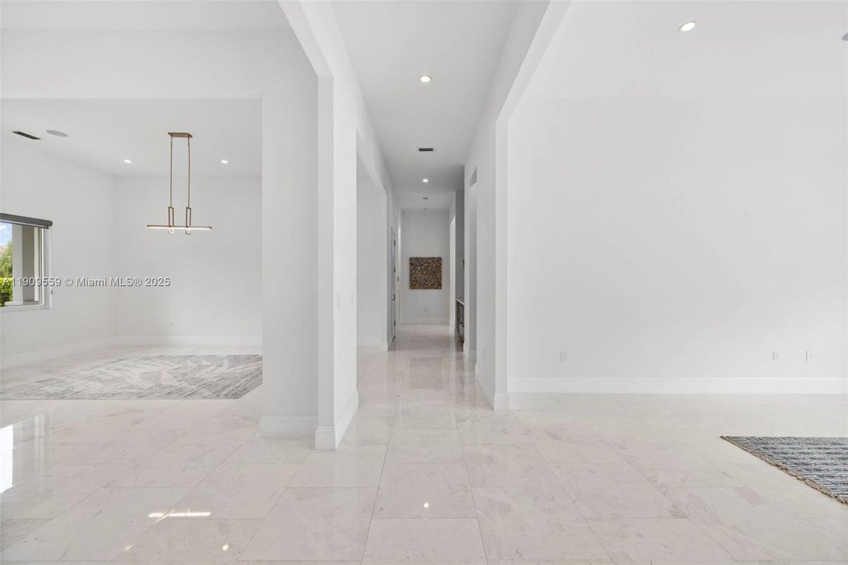 Empty room, Interior, Pendant Lights, Recessed Lighting