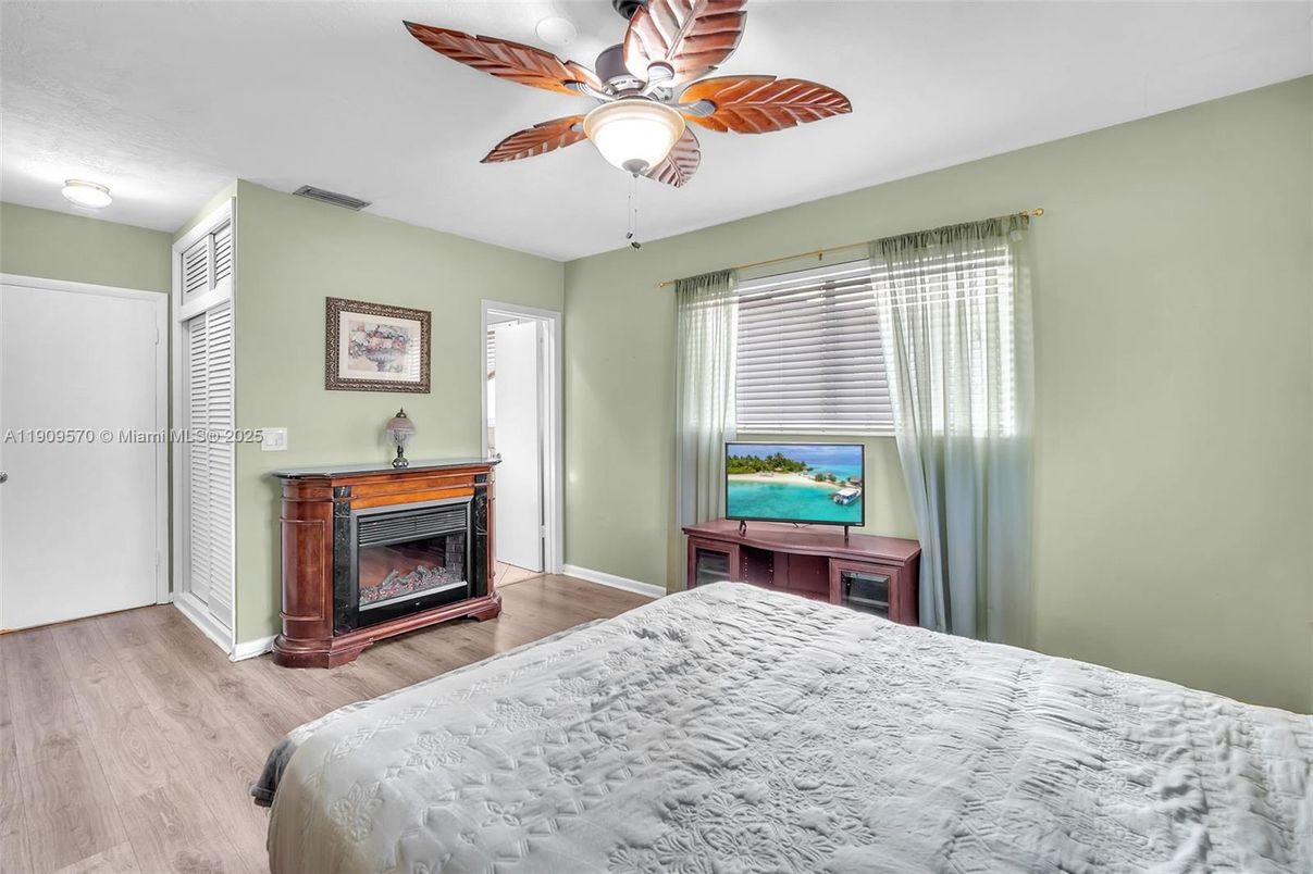 Bedroom, Fireplace, Interior, Wood Texture Flooring