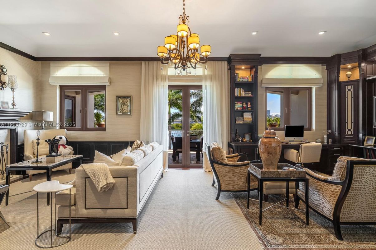 Chandelier, Dining room, Interior, Living room, Recessed Lighting