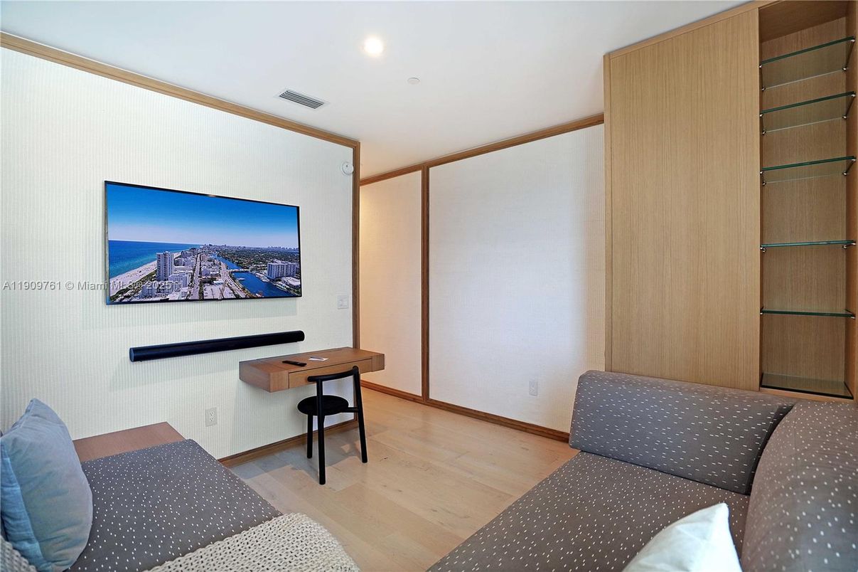 Interior, Recessed Lighting, Water, Wood Texture Flooring