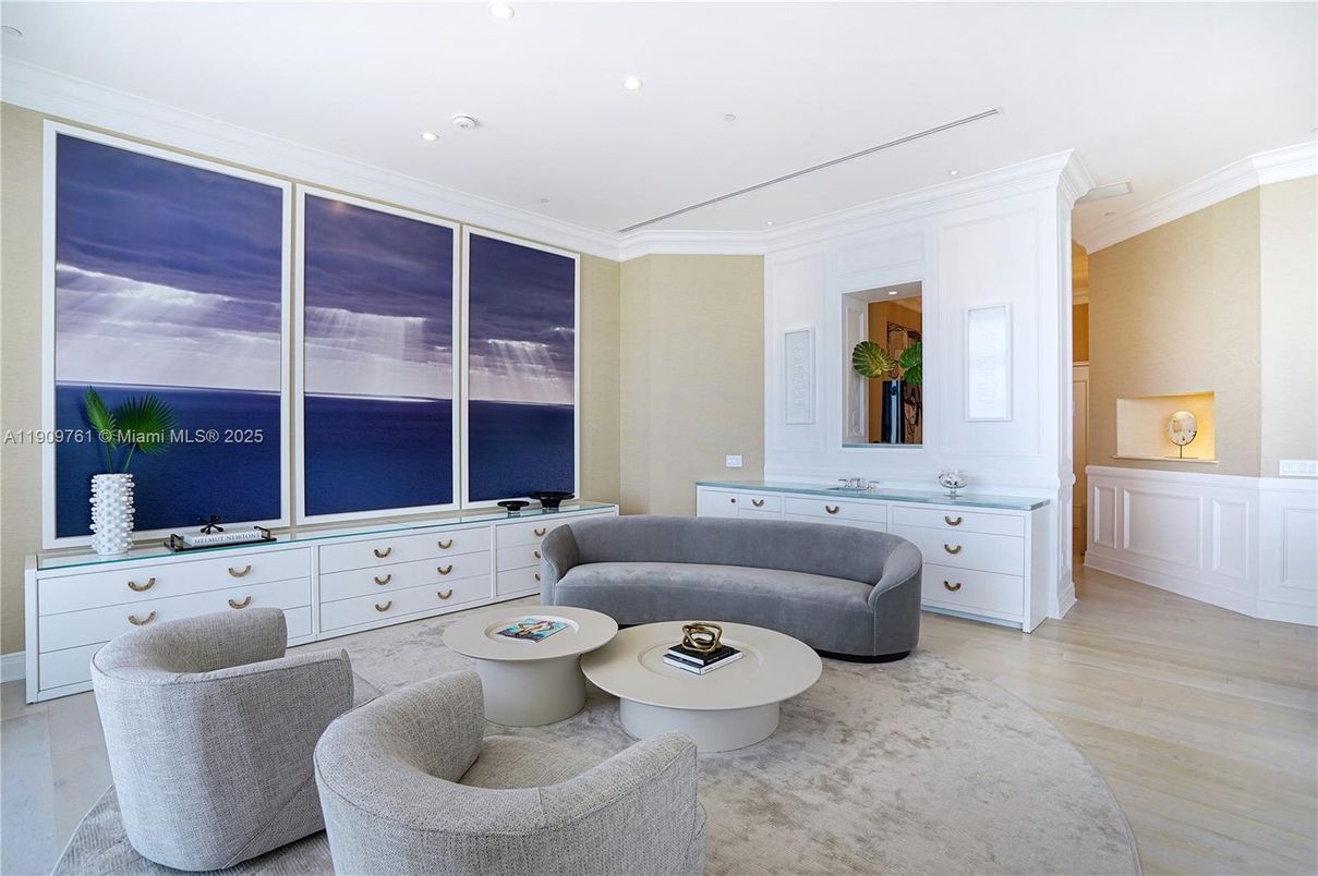 Interior, Living room, Recessed Lighting, Water, Wood Texture Flooring