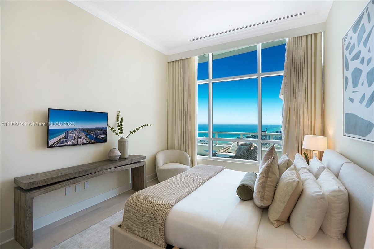 Bedroom, Interior, Water