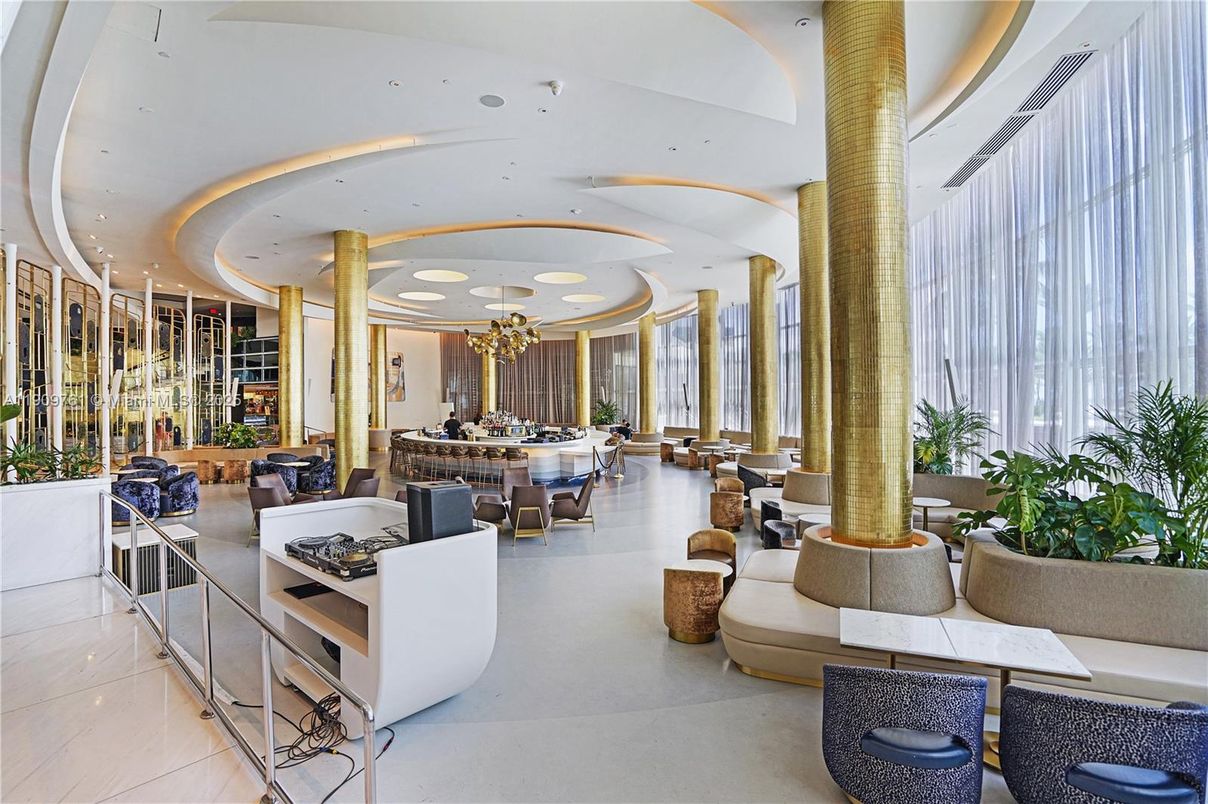 Dining room, Interior, Living room, Recessed Lighting