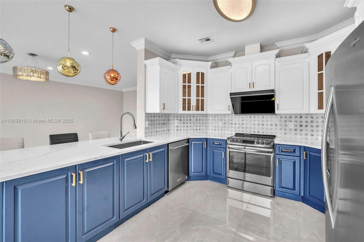 Interior, Kitchen, Pendant Lights, Recessed Lighting, Stainless Steel Appliances