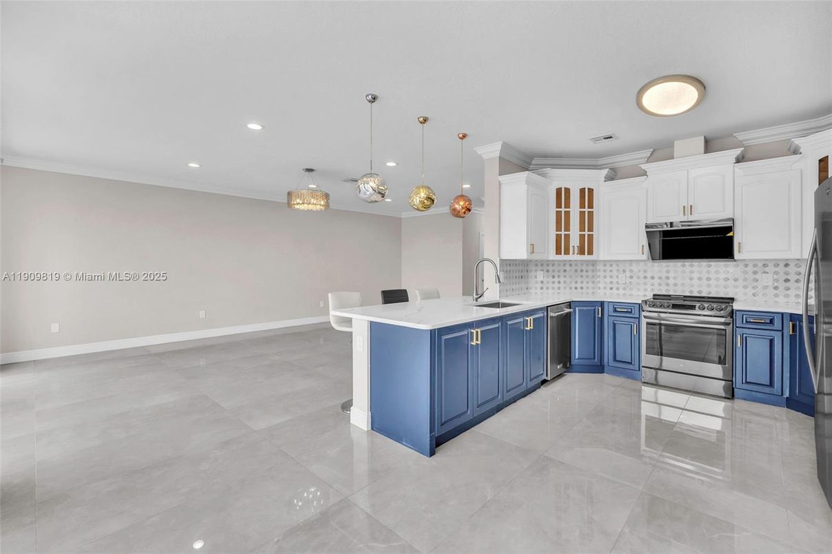 Interior, Kitchen, Pendant Lights, Recessed Lighting, Stainless Steel Appliances