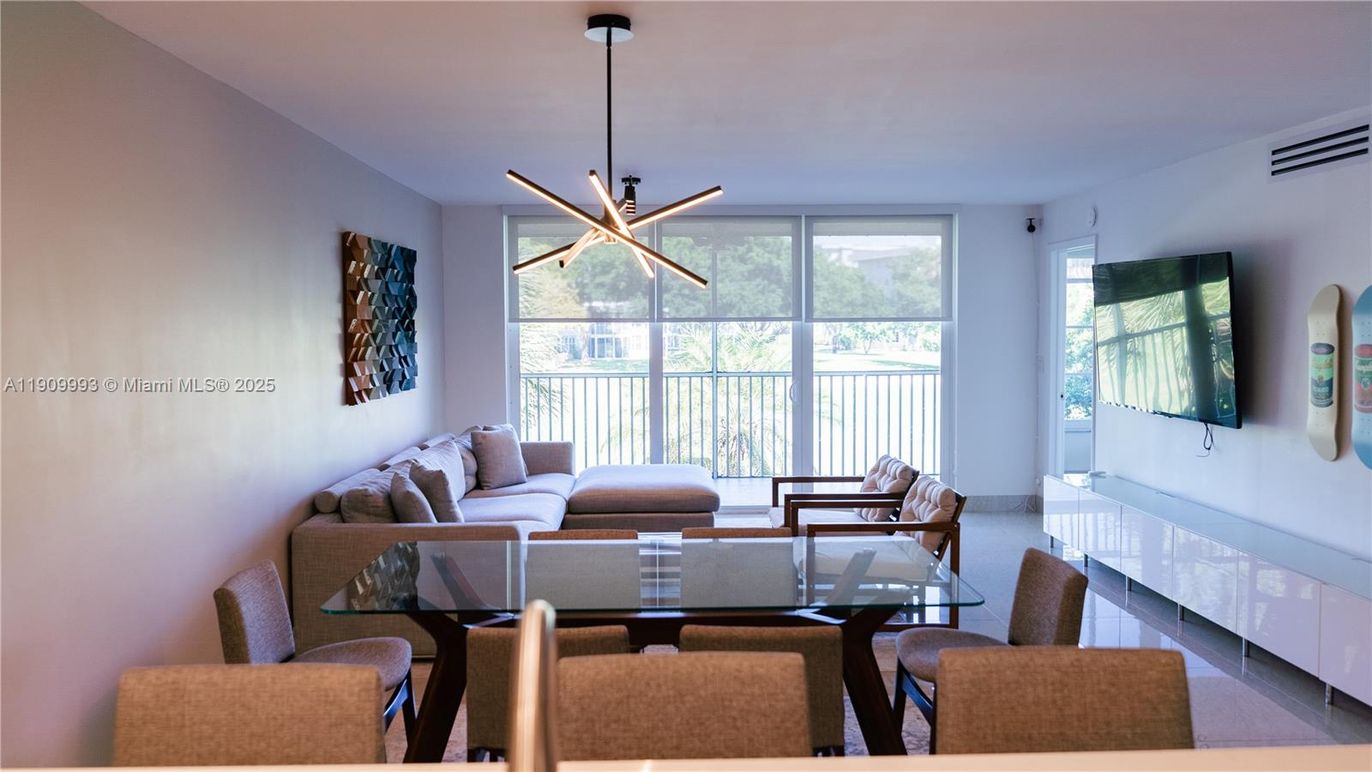 Dining room, Interior, Living room, Pendant Lights
