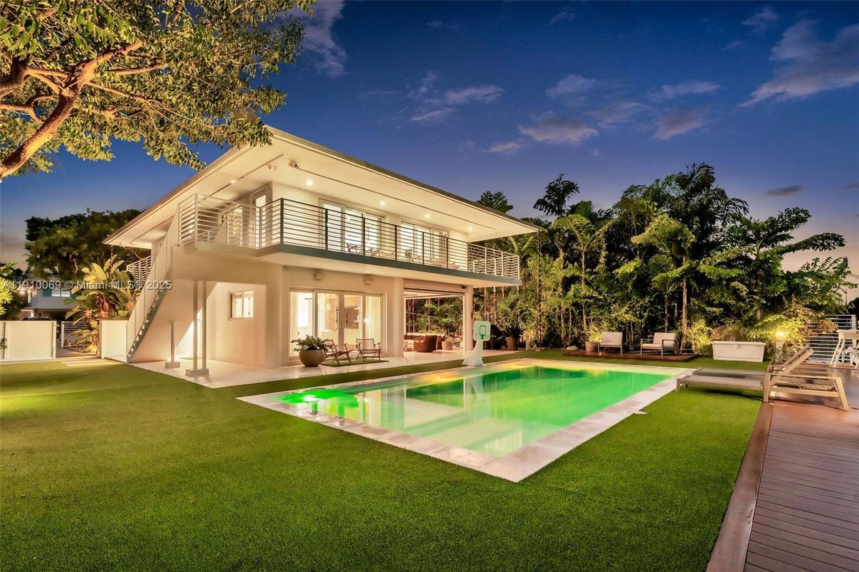 Backyard, Exterior, Pool