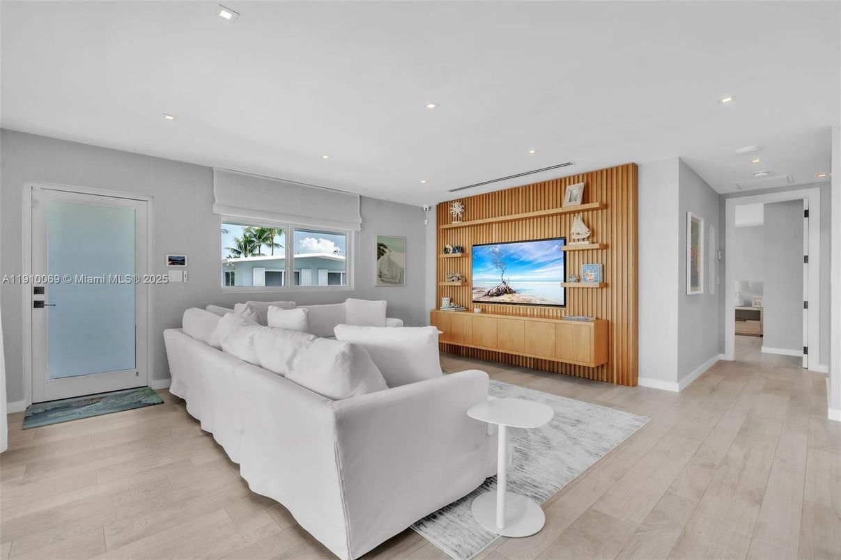 Interior, Living room, Recessed Lighting, Wood Texture Flooring, Wooden Walls