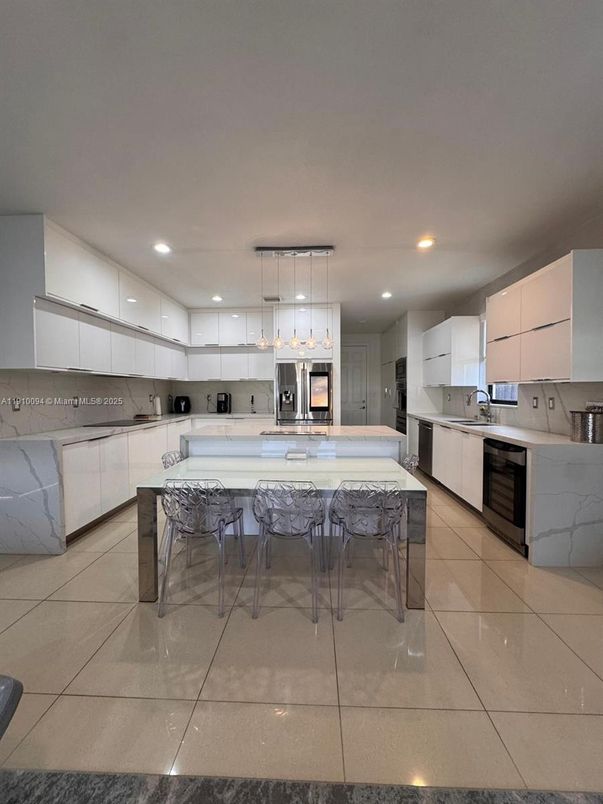 Interior, Kitchen, Pendant Lights, Recessed Lighting