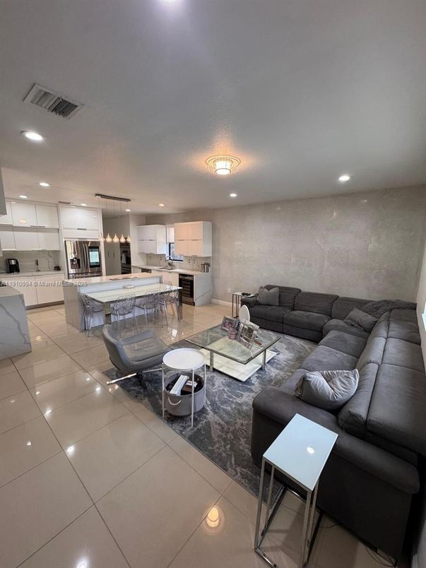 Interior, Kitchen, Living room, Pendant Lights, Recessed Lighting, Stainless Steel Appliances