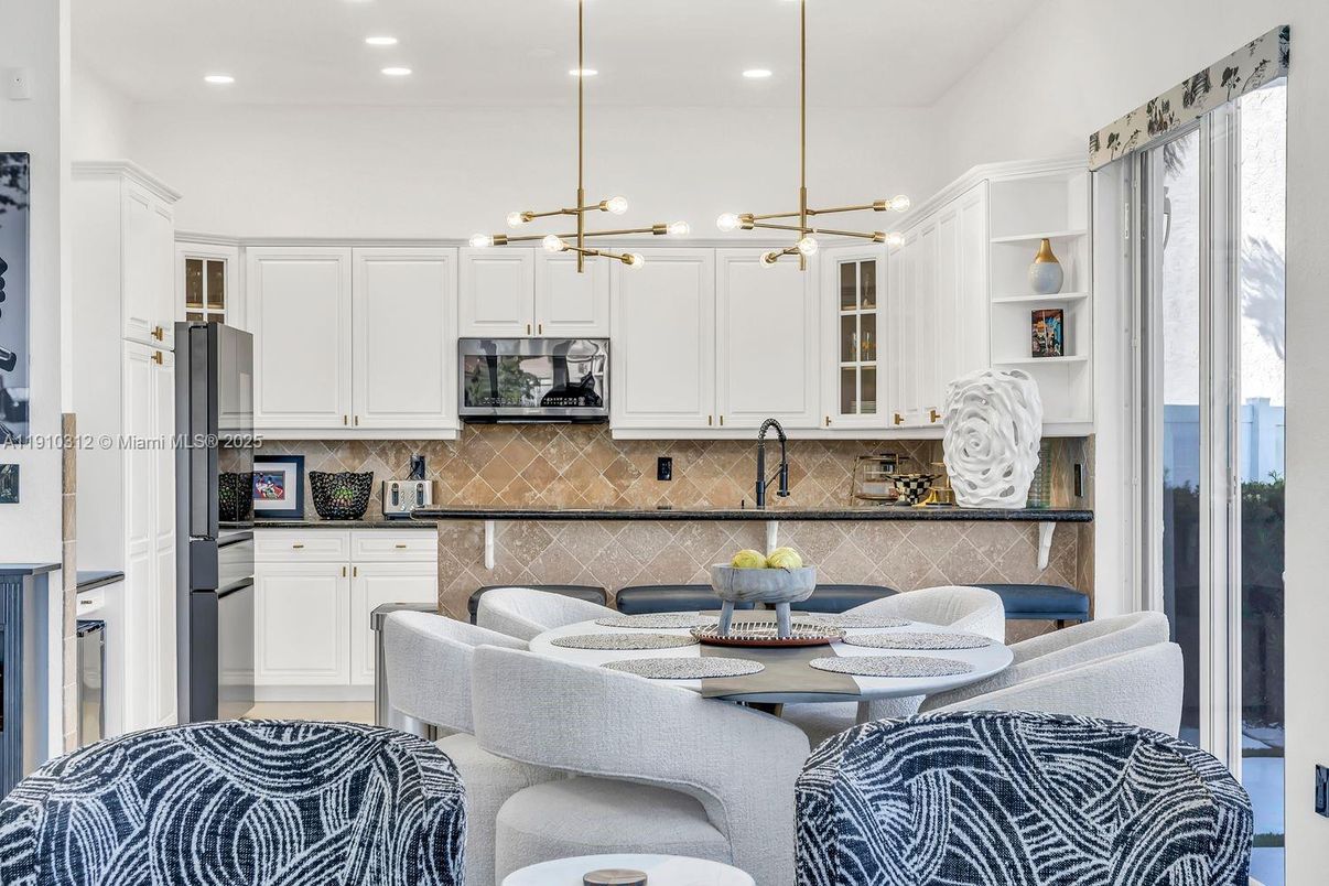Dining room, Interior, Kitchen, Pendant Lights, Recessed Lighting