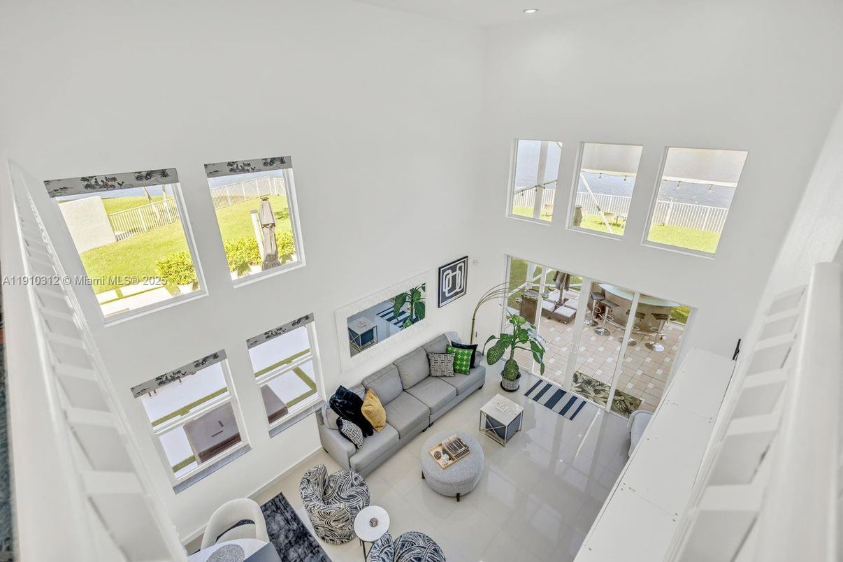 Interior, Living room, Recessed Lighting, Water