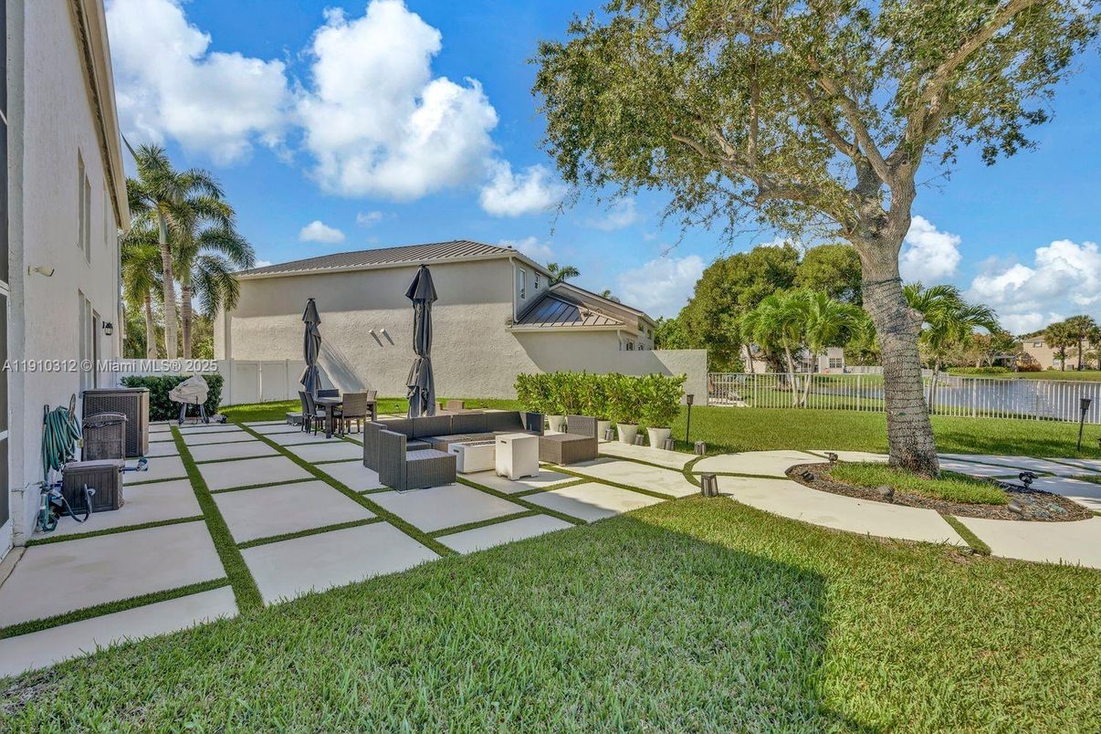 Backyard, Exterior, Water