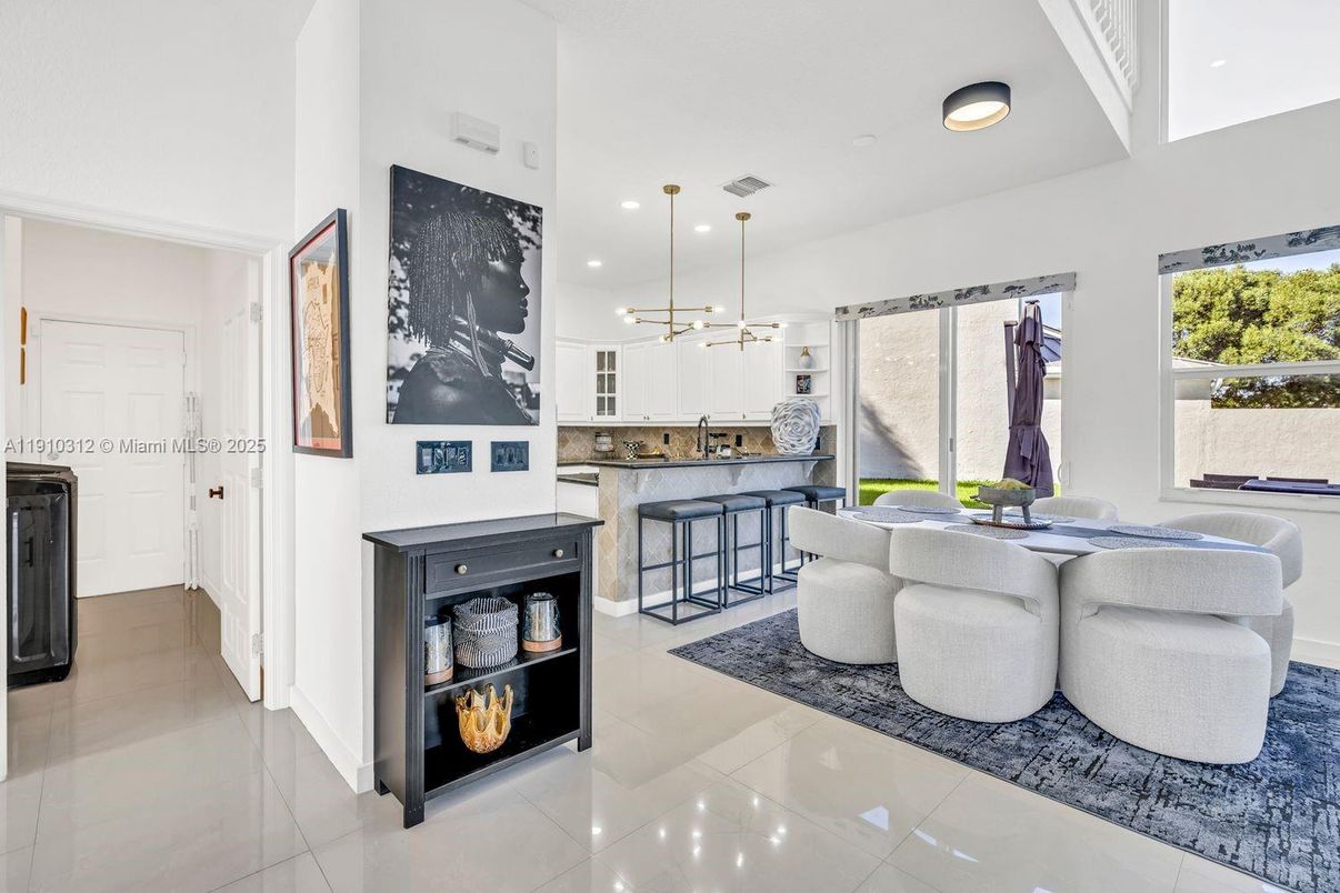 Dining room, Interior, Kitchen, Pendant Lights, Recessed Lighting