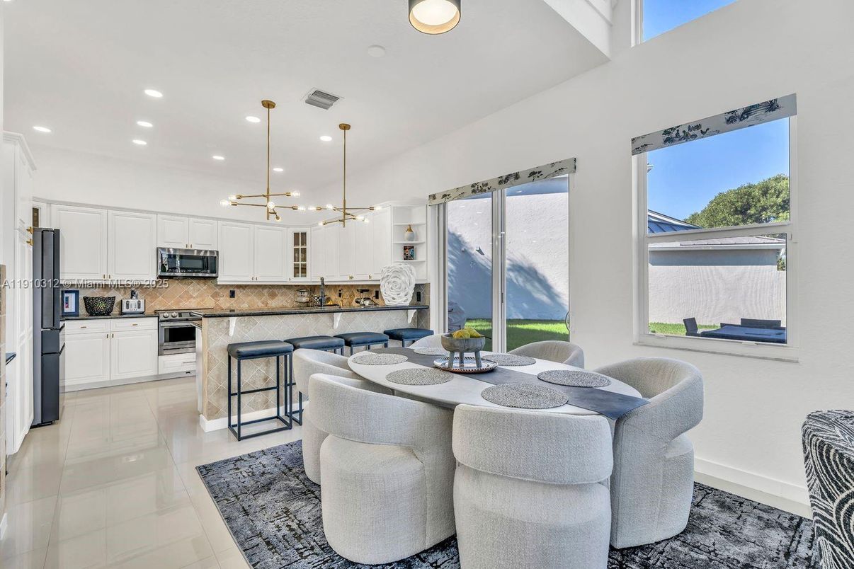 Dining room, Interior, Kitchen, Pendant Lights, Recessed Lighting