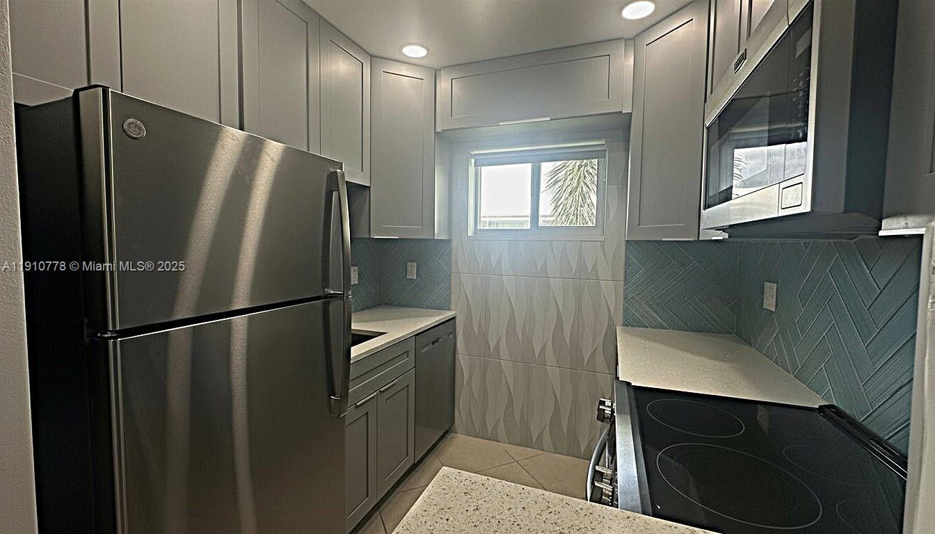 Interior, Kitchen, Recessed Lighting