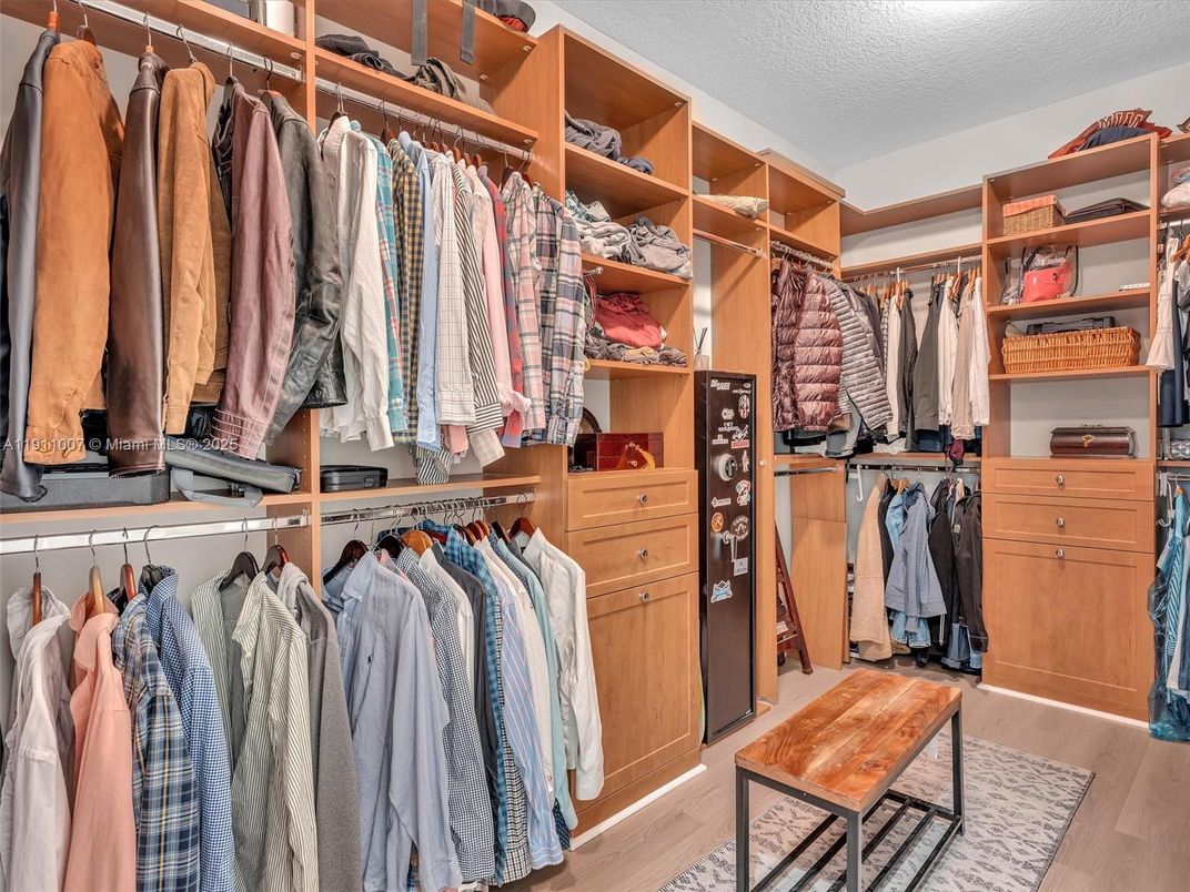 Interior, Walk-in Closets, Wood Texture Flooring