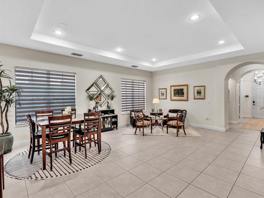 Dining room, Interior, Recessed Lighting