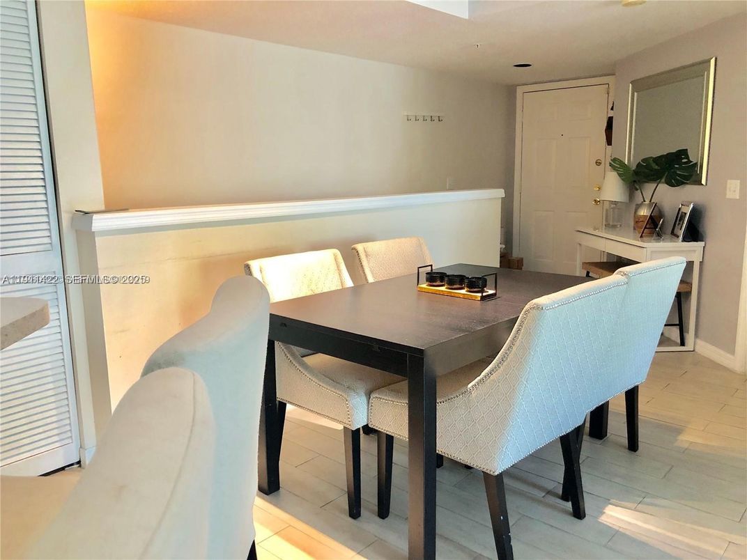 Dining room, Interior