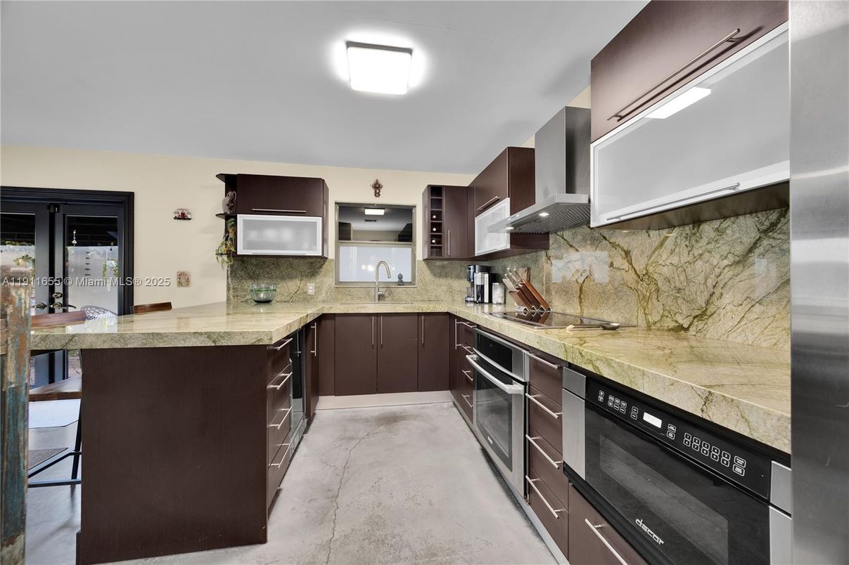 Interior, Kitchen, Stainless Steel Appliances