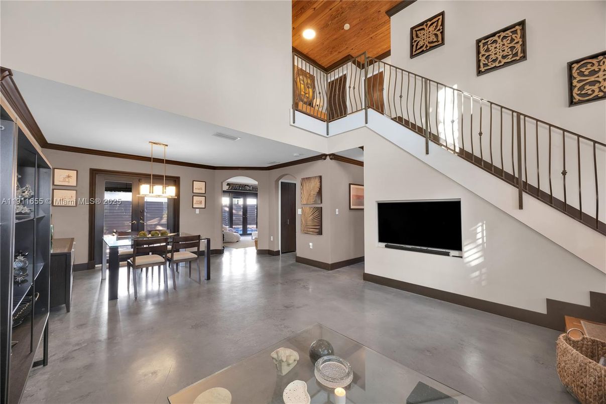 Dining room, Interior, Pendant Lights, Recessed Lighting, Wooden Ceilings