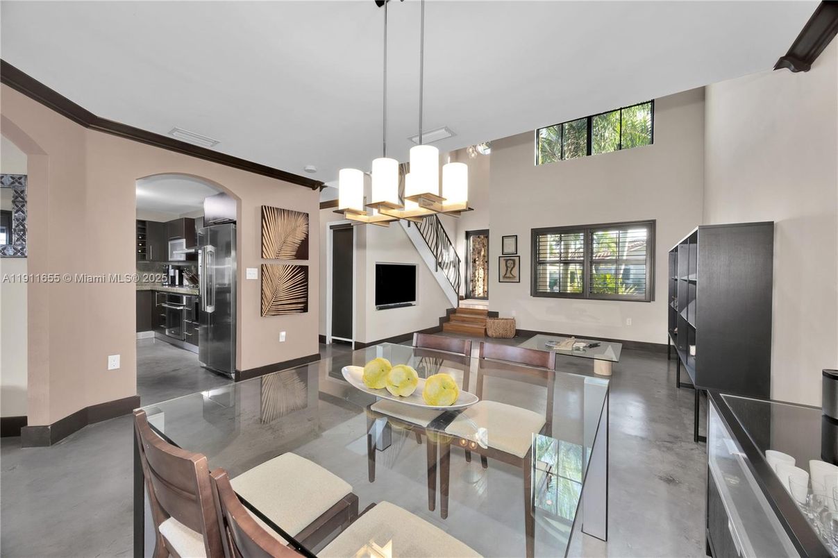 Dining room, Interior, Kitchen, Pendant Lights, Stainless Steel Appliances