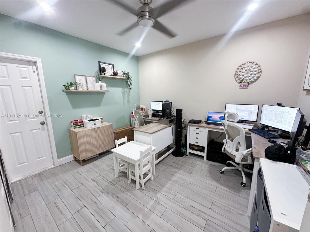 Home Office, Interior, Recessed Lighting, Wood Texture Flooring