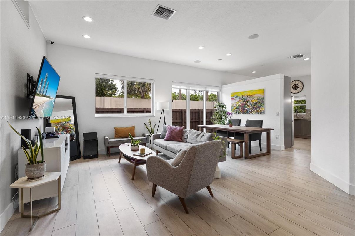 Dining room, Interior, Living room, Recessed Lighting, Wood Texture Flooring