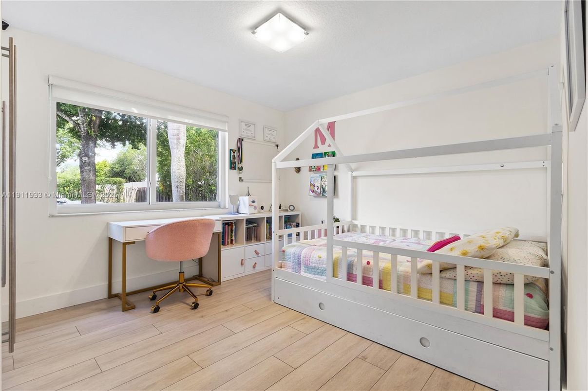 Bedroom, Home Office, Interior, Wood Texture Flooring