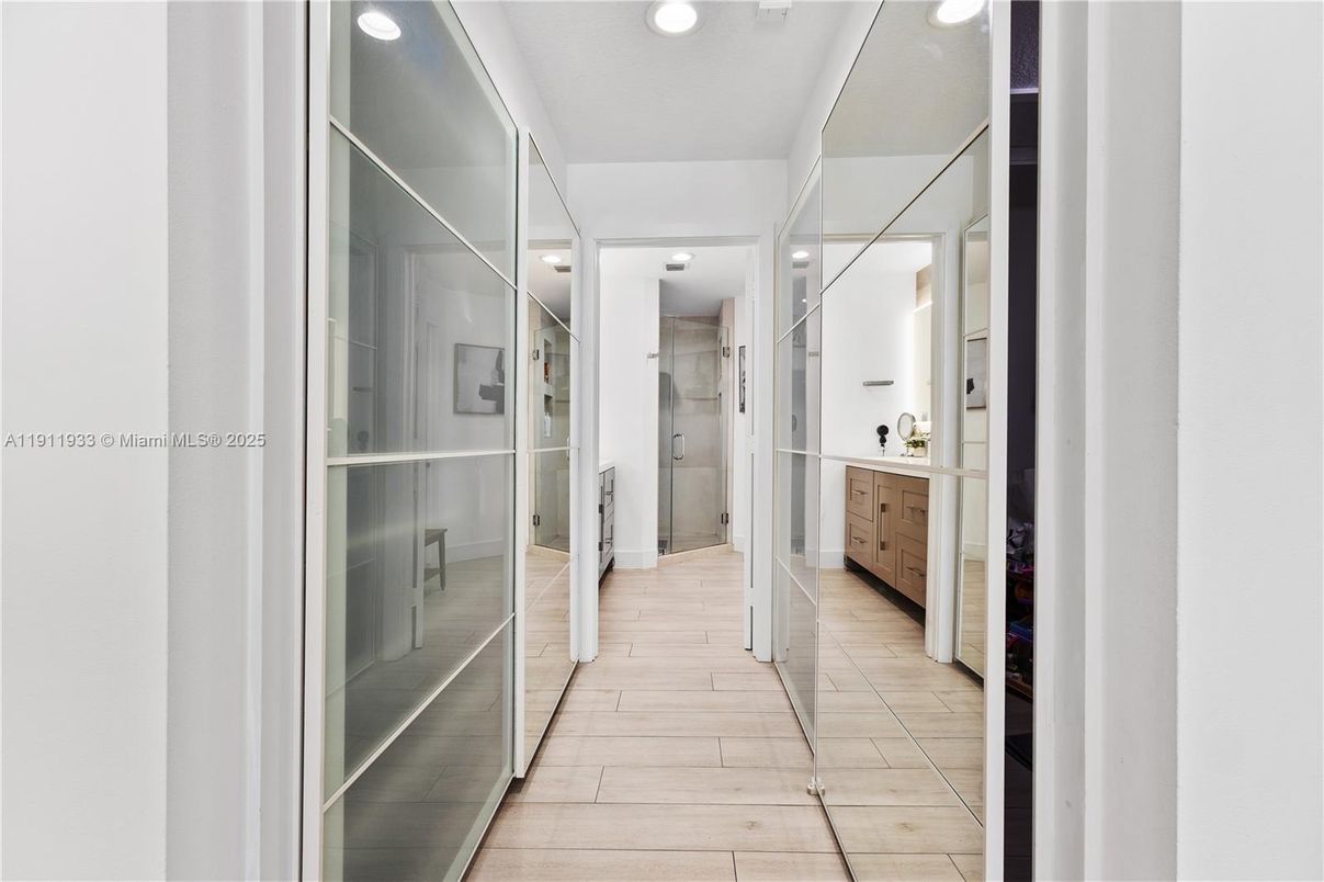 Interior, Recessed Lighting, Wood Texture Flooring