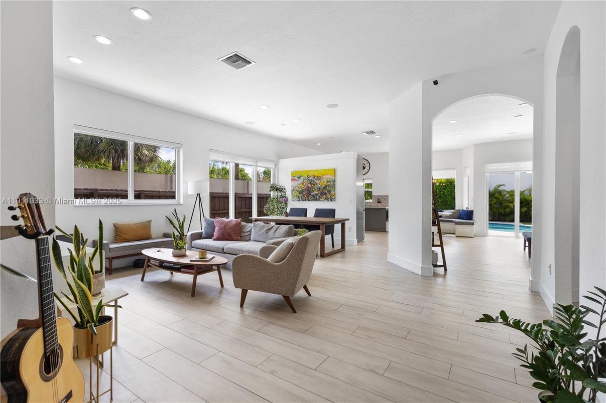 Interior, Living room, Recessed Lighting, Wood Texture Flooring