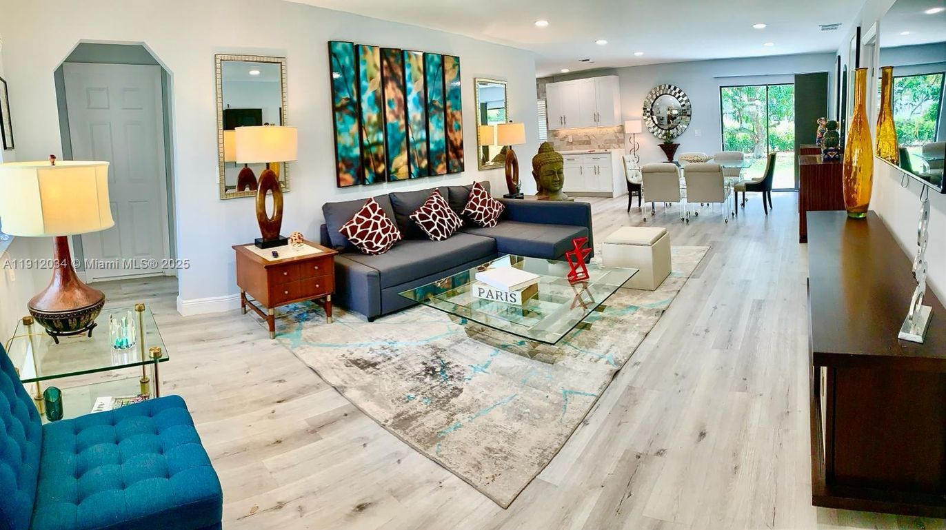 Dining room, Interior, Living room, Recessed Lighting, Wood Texture Flooring