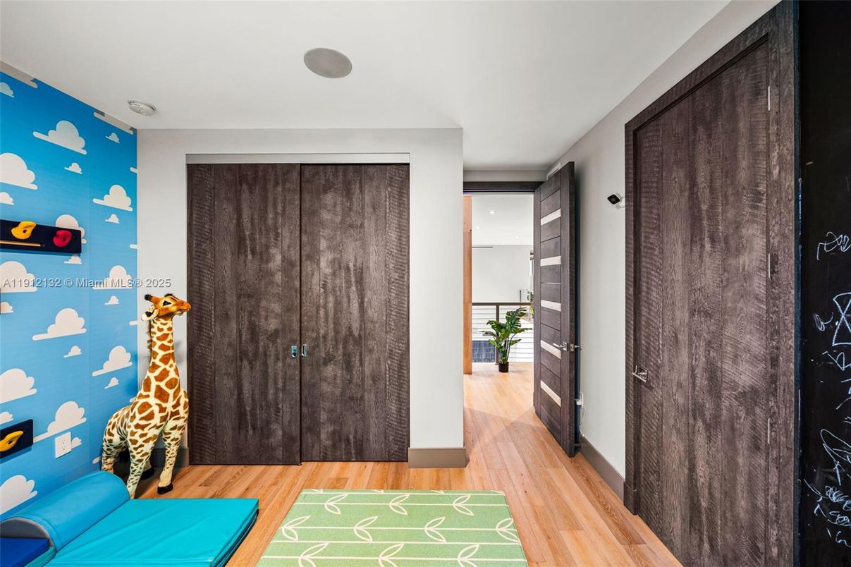 Interior, Recessed Lighting, Wood Texture Flooring