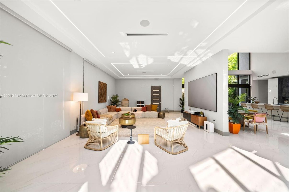 Dining room, Interior, Living room, Recessed Lighting